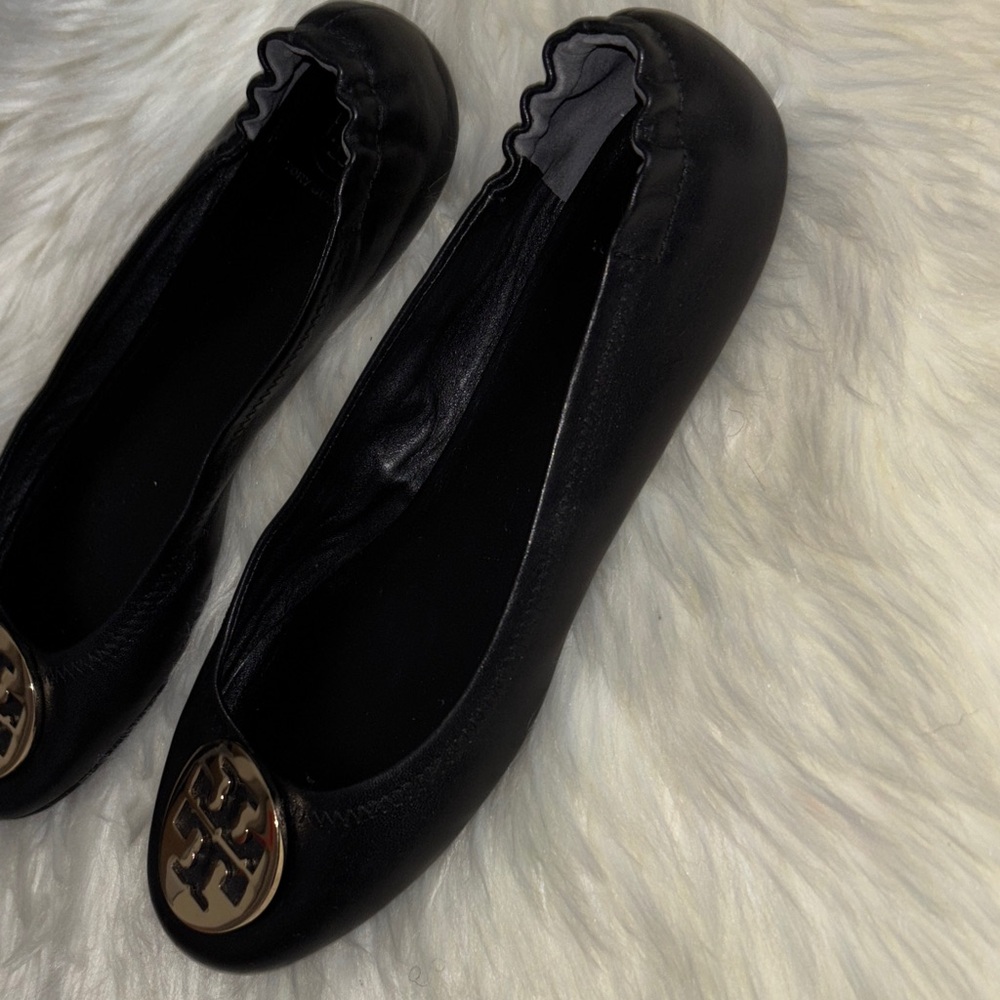 Tory Burch Black Leather Logo Disc Ballet Flats - Picture 6 of 9